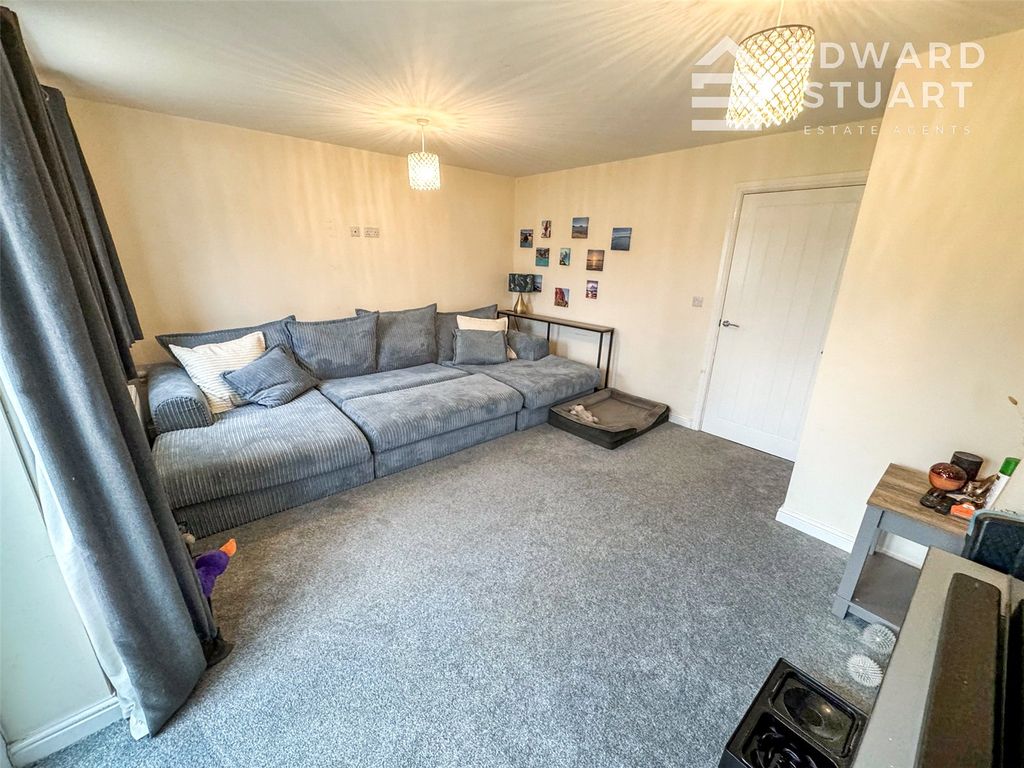 Property photo 2 of 14 Picture No. 11