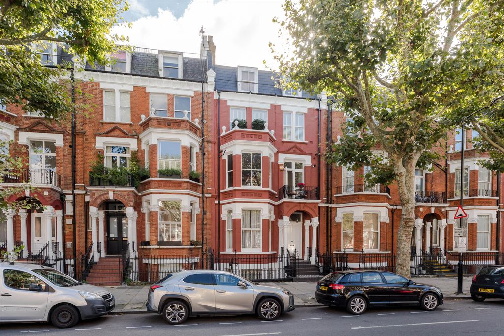 Property photo 2 of 18 Image