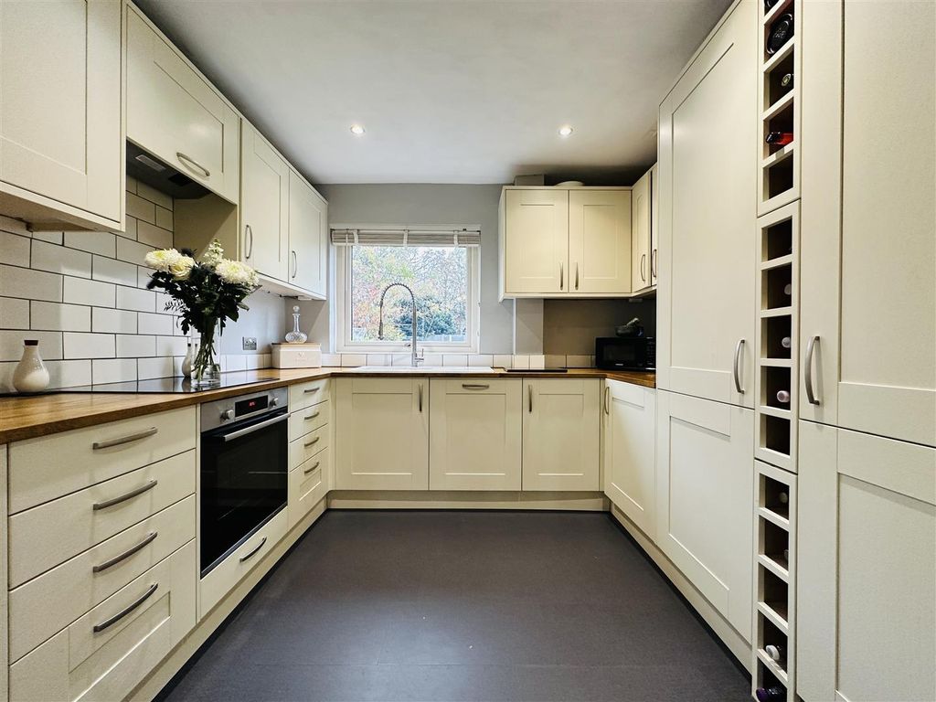 Property photo 2 of 15 Kitchen.Jpg