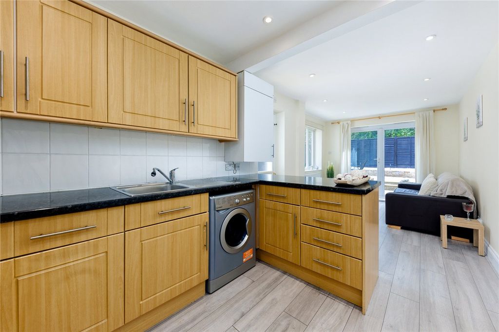 Property photo 3 of 10 Picture No. 06