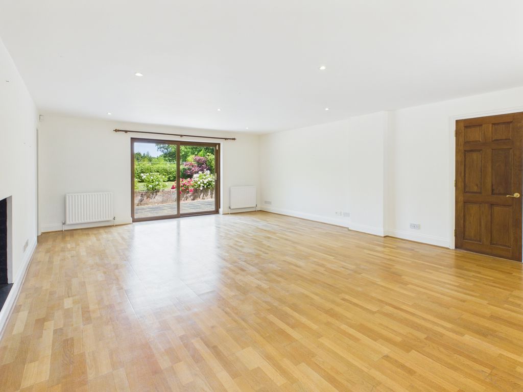 Property photo 3 of 41 Sitting Room