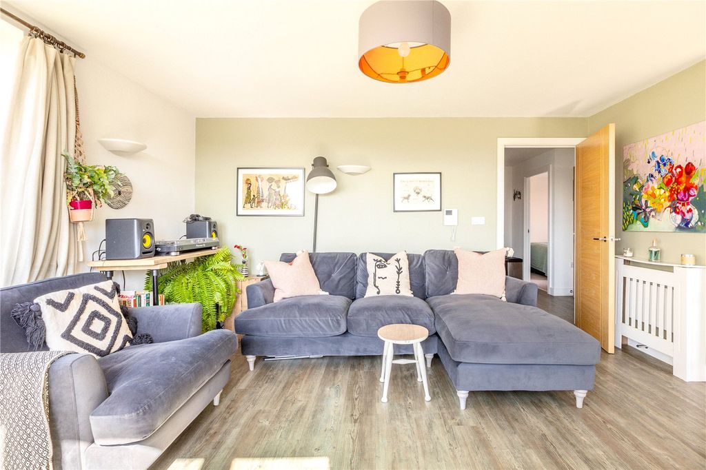 Property photo 1 of 17 Picture No. 01