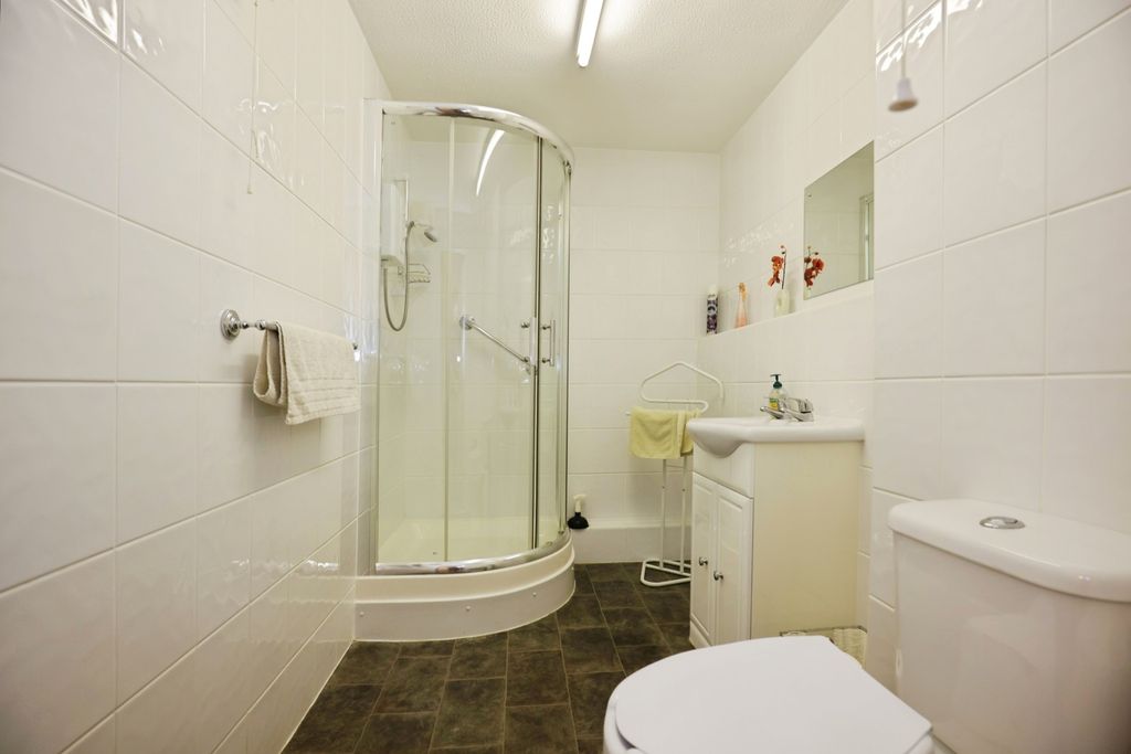 Property photo 3 of 17 Photo