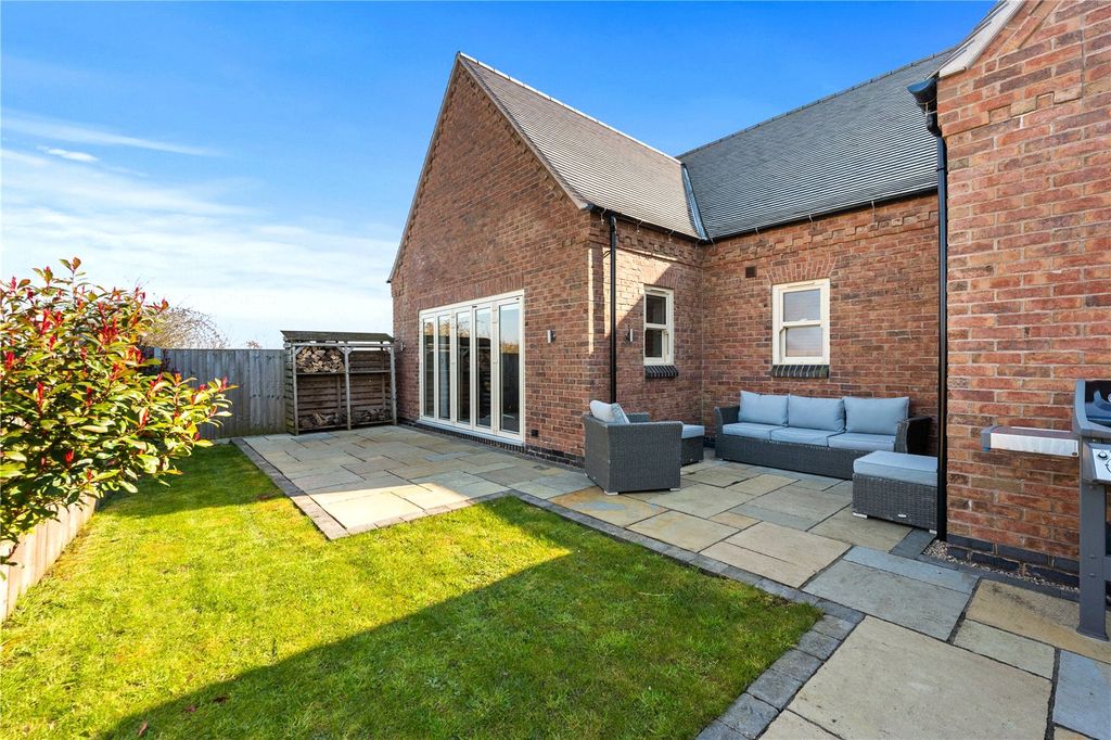 Property photo 1 of 29 Picture No. 96