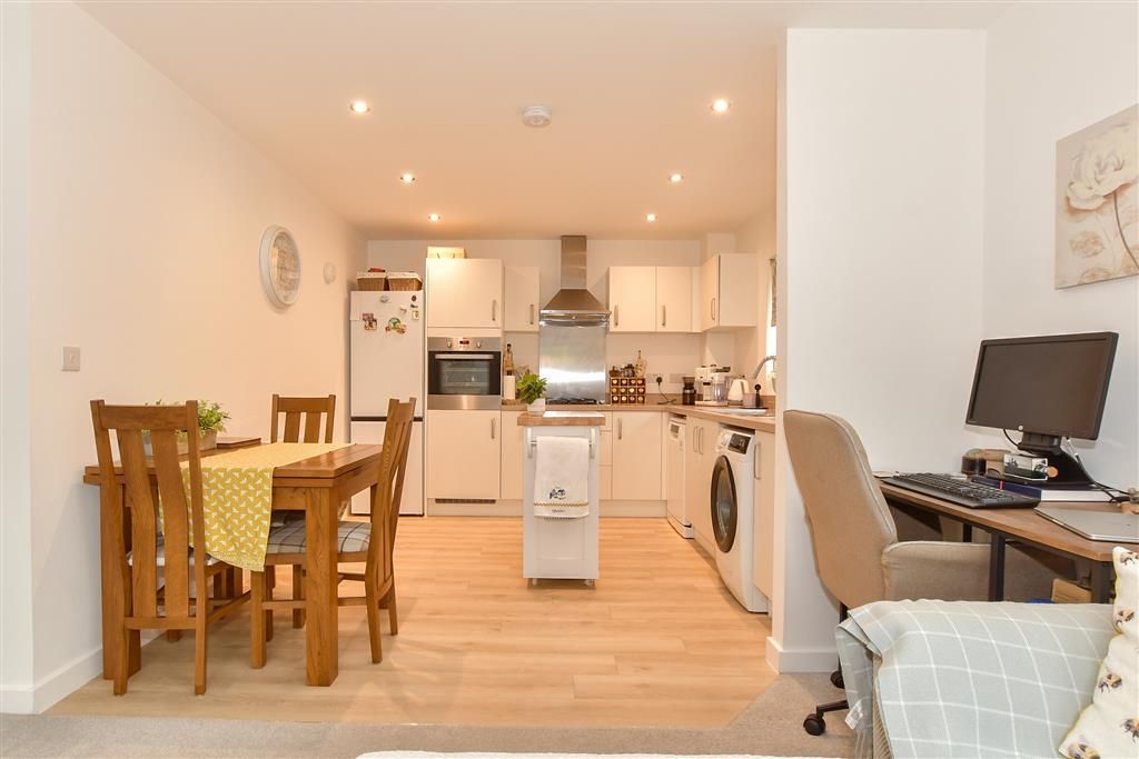 Property photo 3 of 7 Kitchen