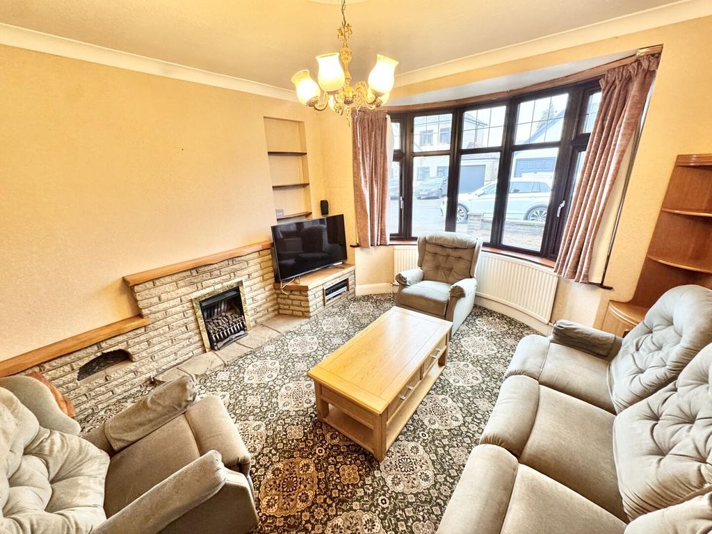 Property photo 3 of 16 Living Room