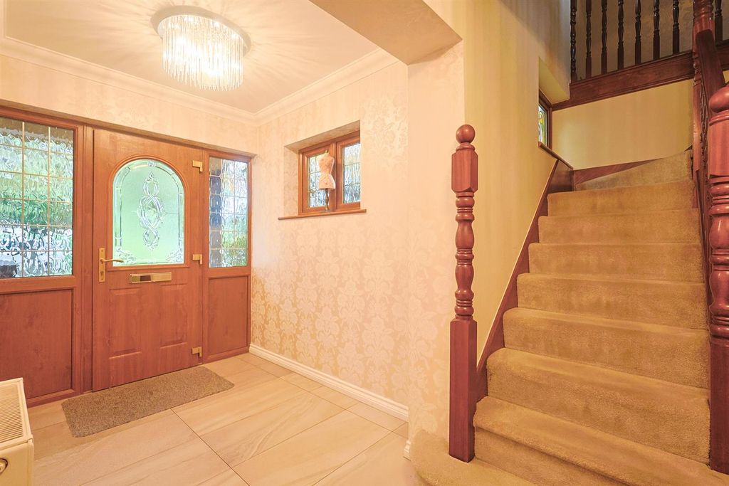 Property photo 3 of 43