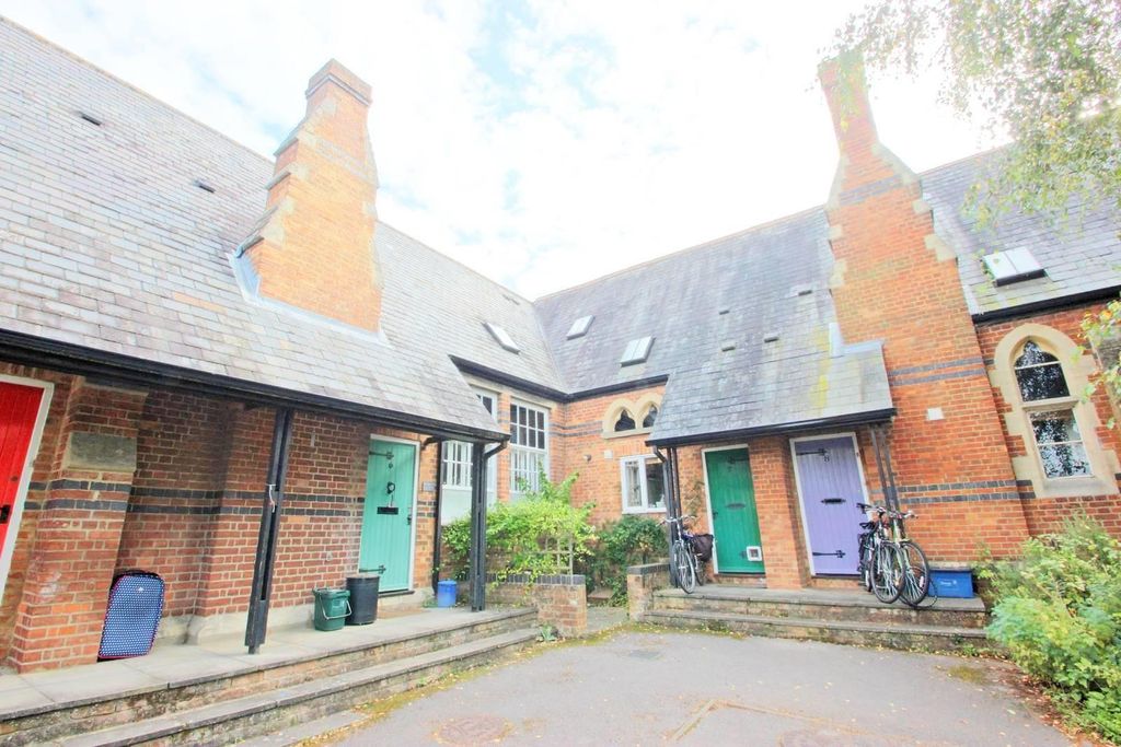 Property photo 1 of 3