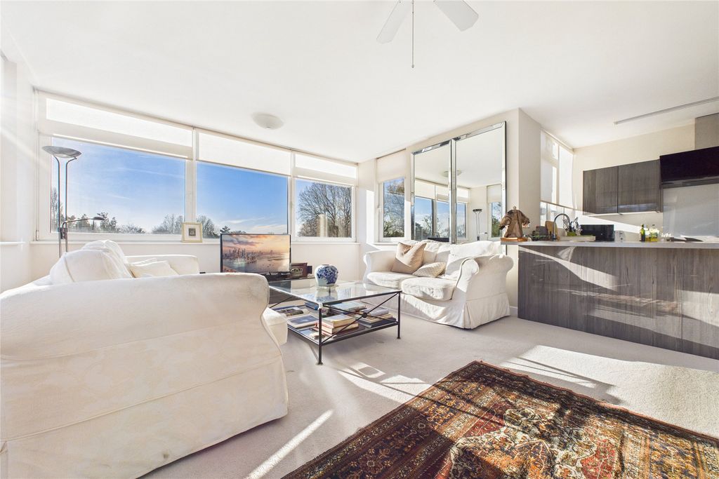 Property photo 3 of 14 Picture No. 02