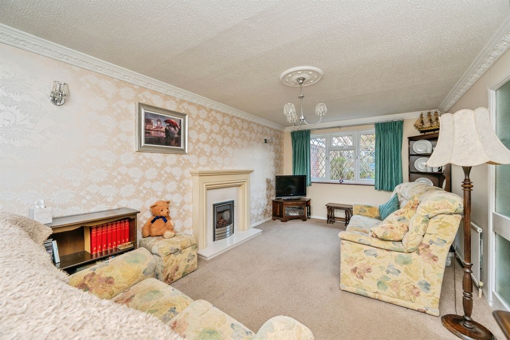 Property photo 2 of 20