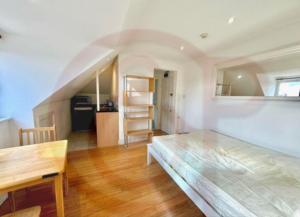 Property photo 3 of 6 2W.Jpg