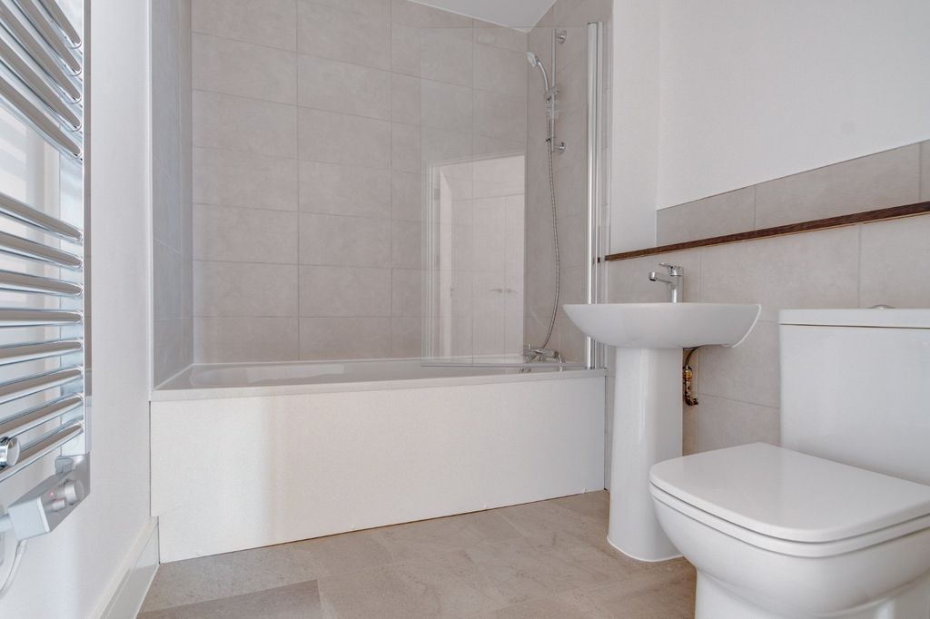 Property photo 3 of 13 Picture No. 04