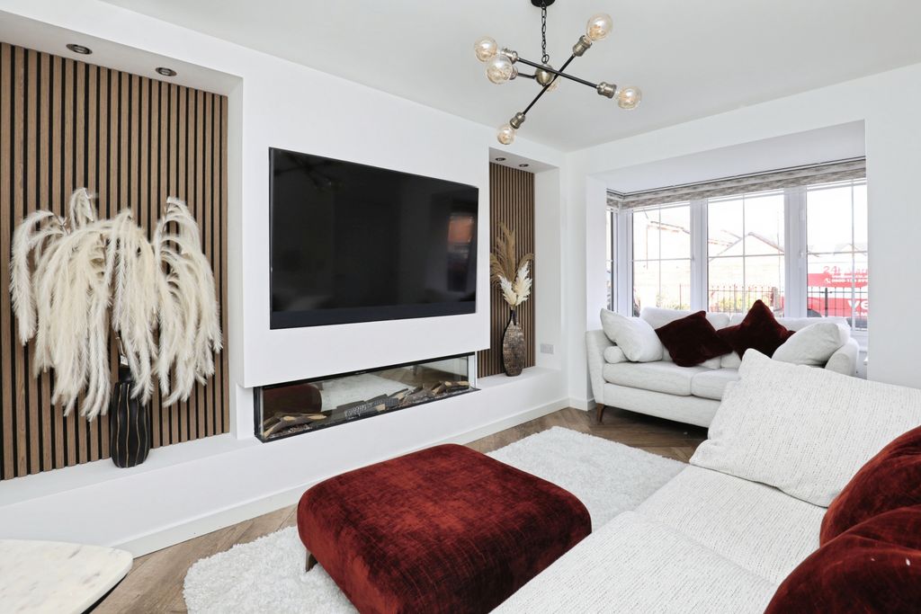 Property photo 2 of 20 7