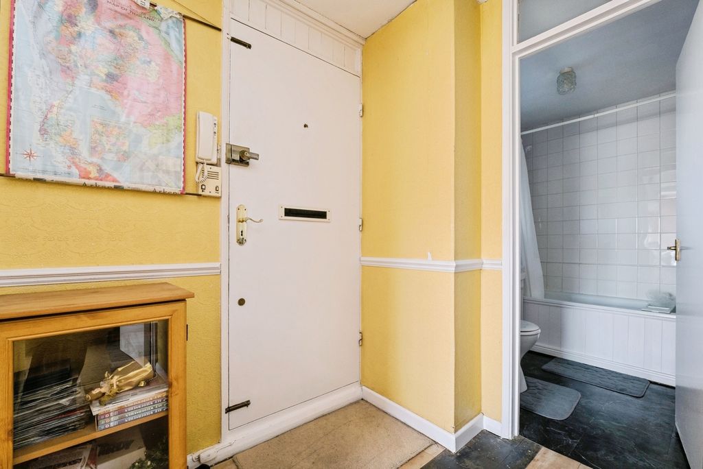 Property photo 2 of 11 Pbox-Img.Jpg