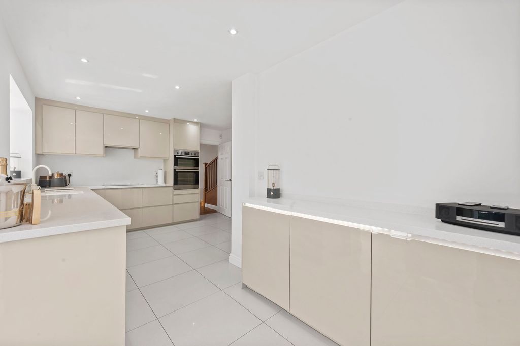 Property photo 2 of 45