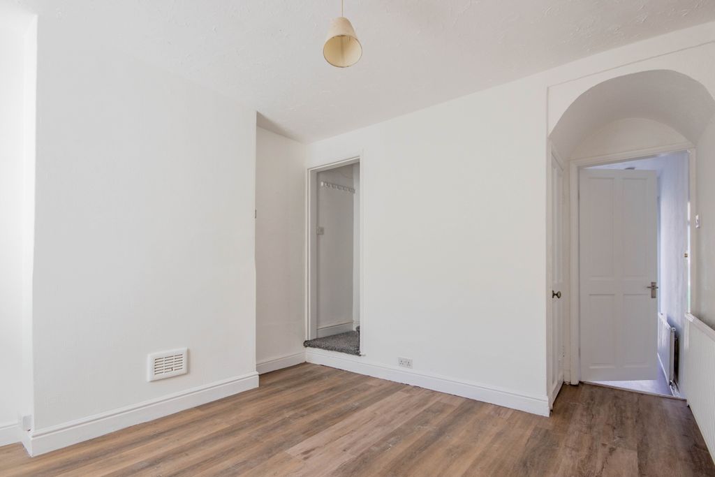 Property photo 3 of 17 E-9