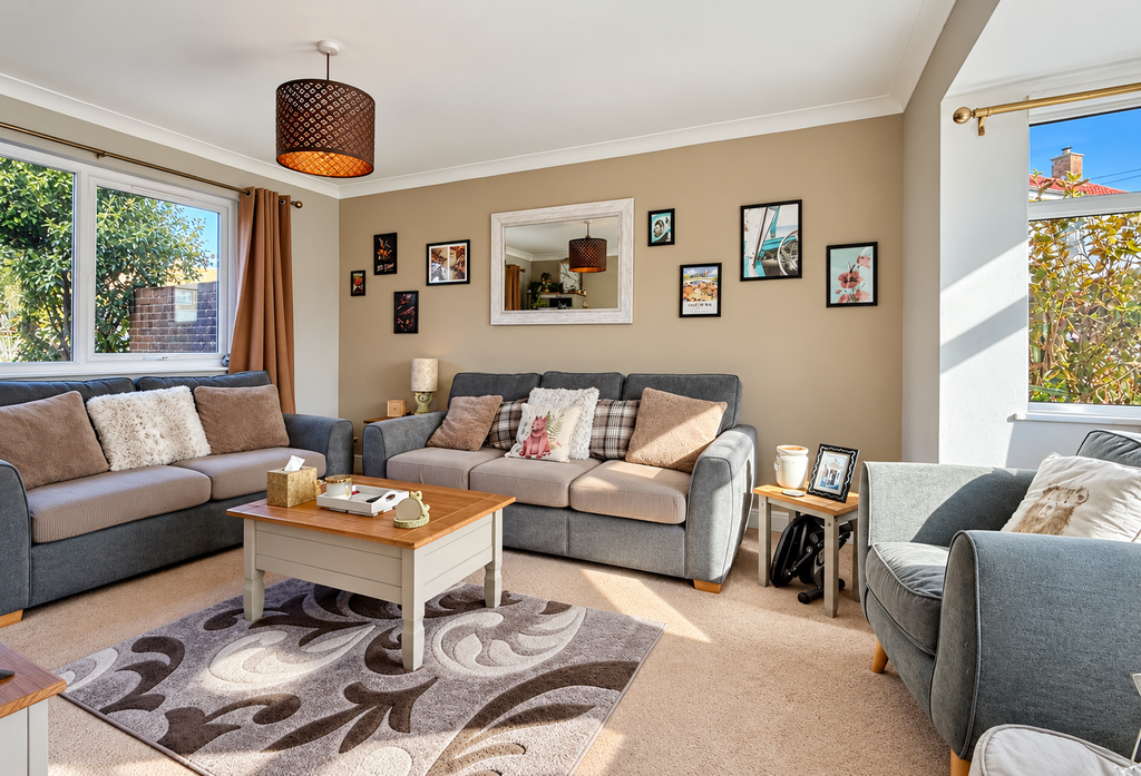 Property photo 2 of 11 8D03F277-953A-4Fc9-8276-131E9Cb4398C