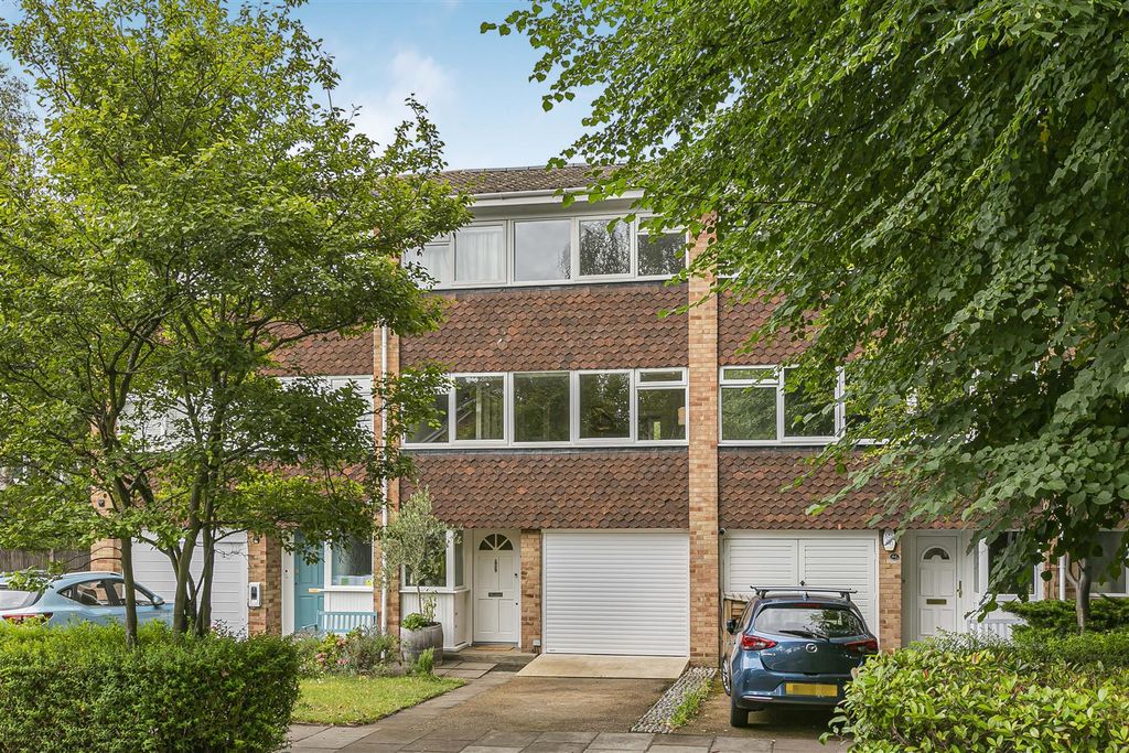 Property photo 1 of 27