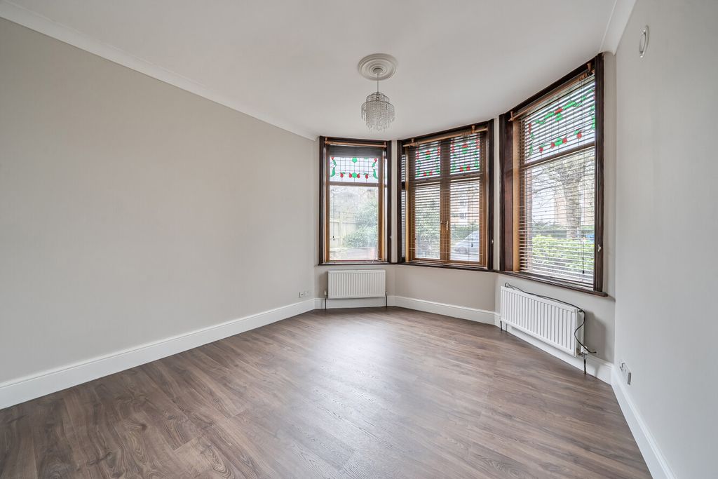 Property photo 2 of 14 1407096-16-698209...