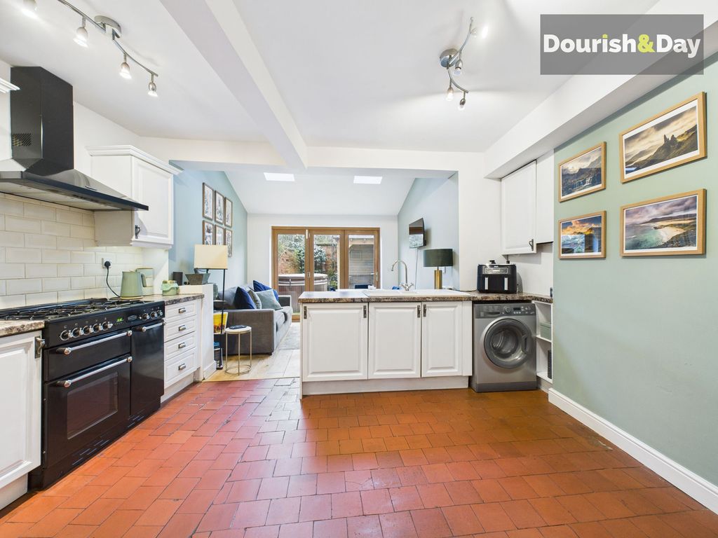 Property photo 3 of 16