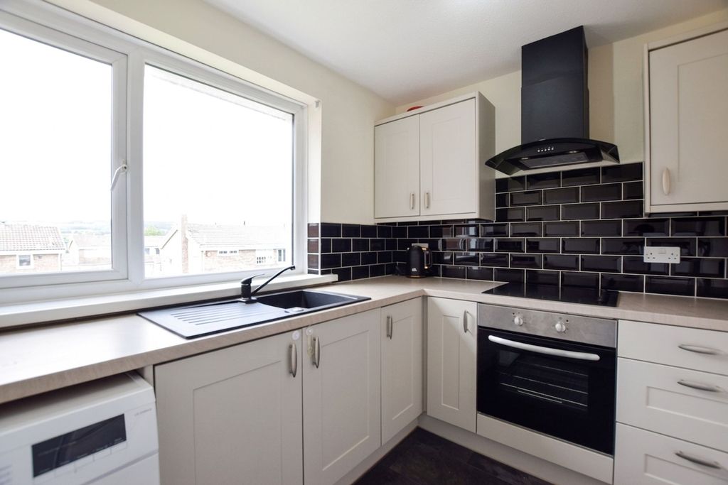 Property photo 1 of 7 Kitchen