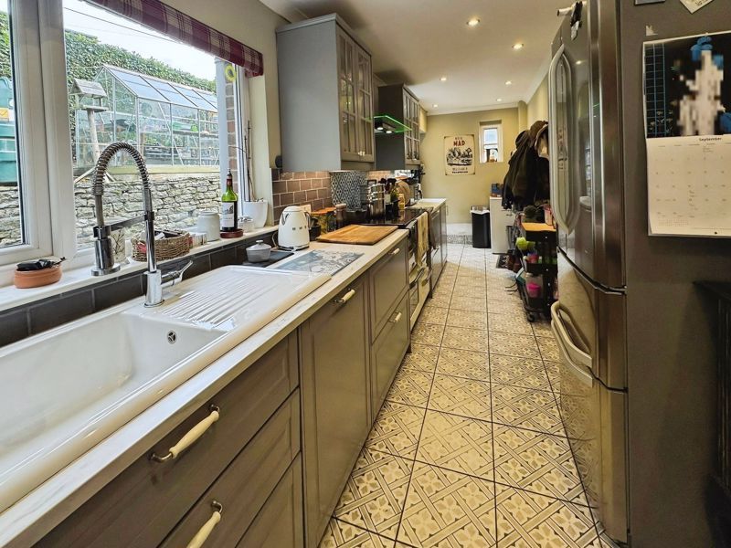 Property photo 3 of 17 Photo 9