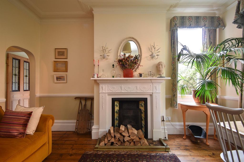 Property photo 2 of 35 Dining Room