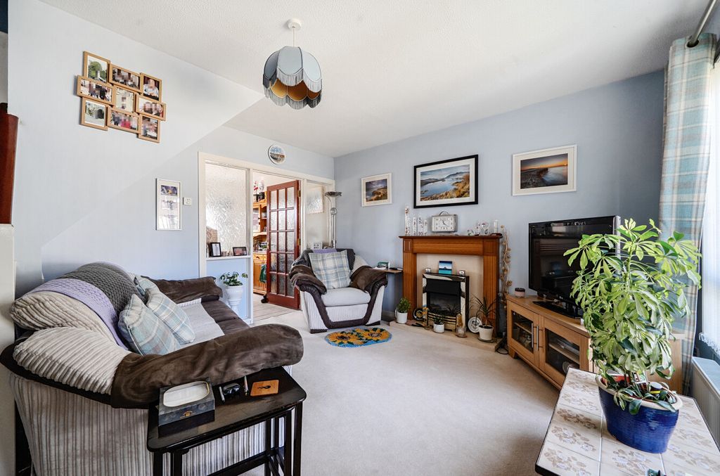Property photo 3 of 8 1302520-7-686Bb7F...