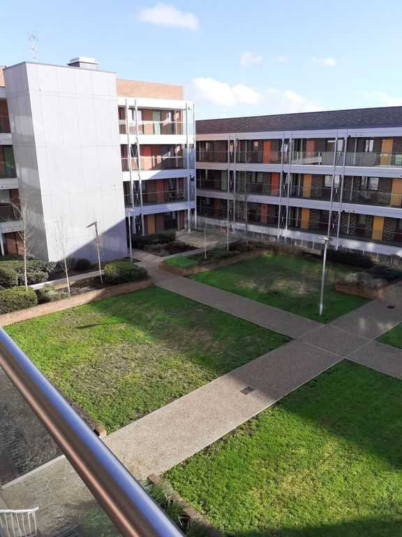 Property photo 2 of 8 Communal Gardens