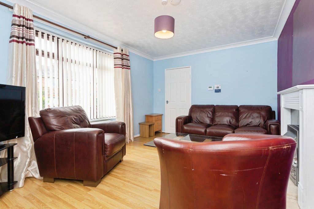 Property photo 3 of 21