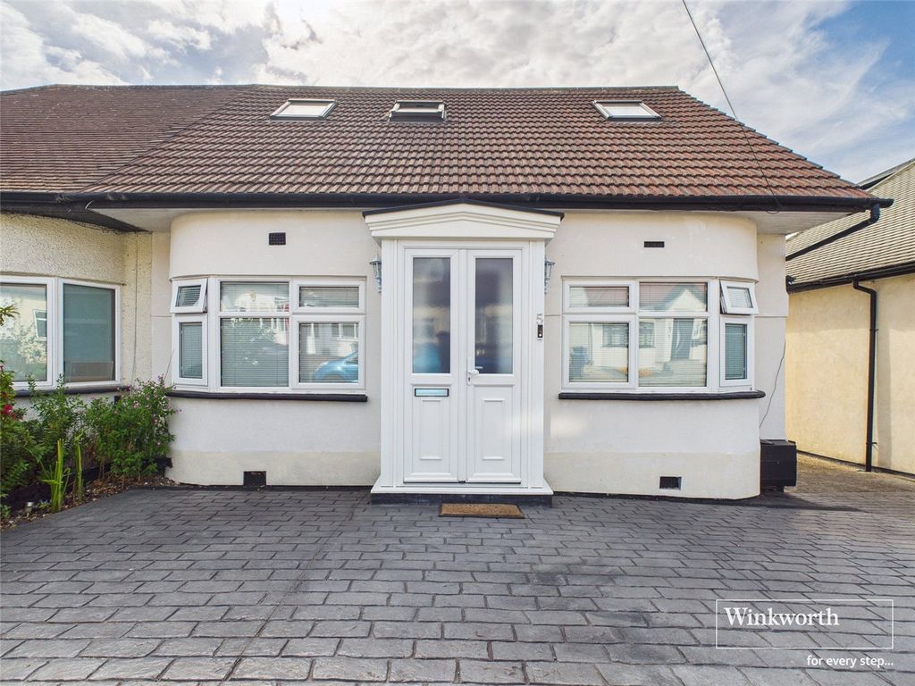 Property photo 1 of 15 External