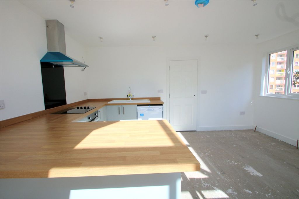 Property photo 3 of 10 Picture No. 04