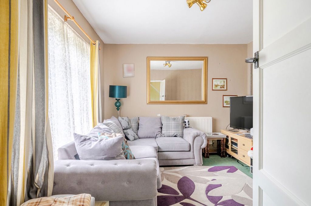 Property photo 3 of 20