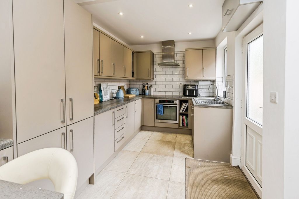 Property photo 3 of 18 Pbox-Img.Jpg