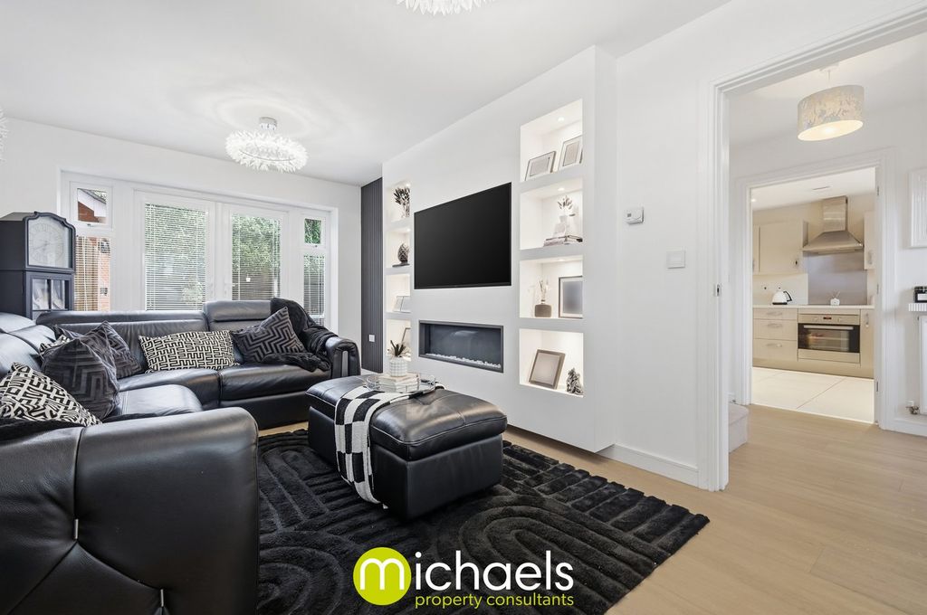 Property photo 2 of 25