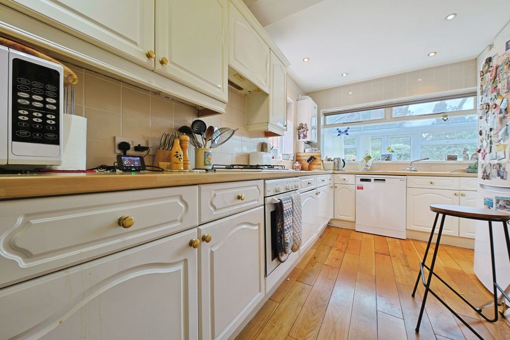 Property photo 2 of 15 4505015