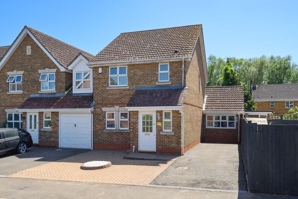Property photo 1 of 17 5111020