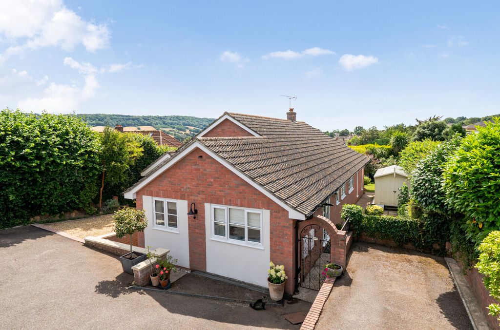 Property photo 1 of 38 1484927-1-6A4Bec4...