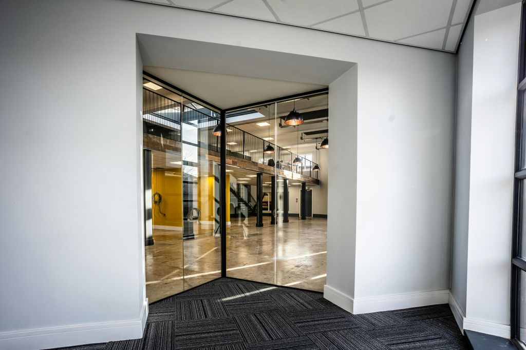 Property photo 3 of 27 Mbr10319Hdr.Jpg