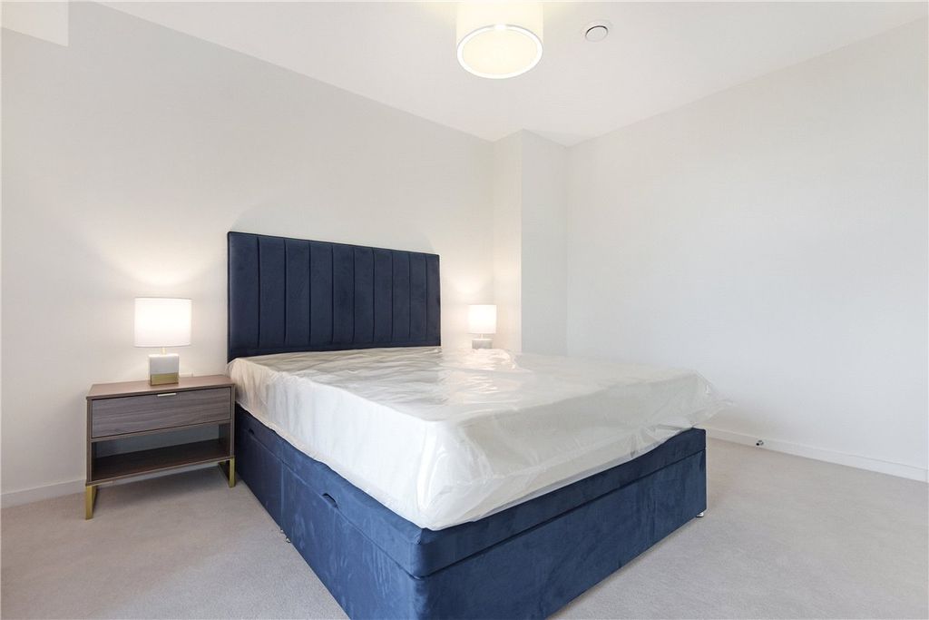 Property photo 2 of 18 Picture No. 23