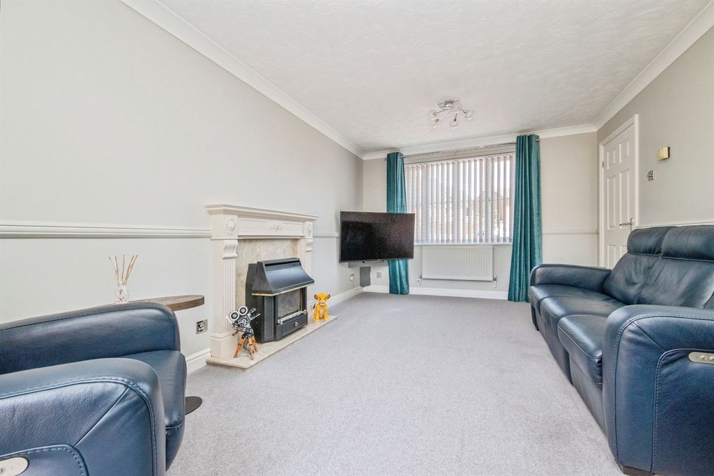 Property photo 3 of 23