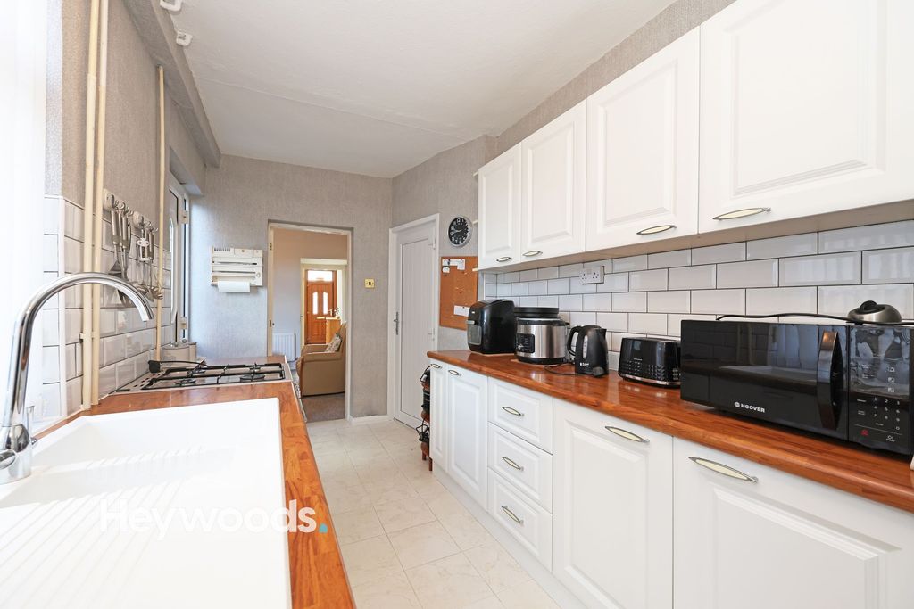 Property photo 2 of 24