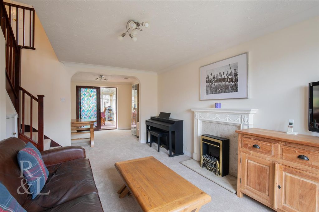 Property photo 2 of 19 3 Ashness Close (2).Jpg