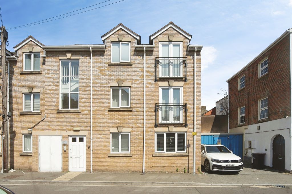 Property photo 1 of 13