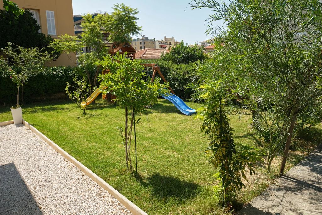 Property photo 3 of 21