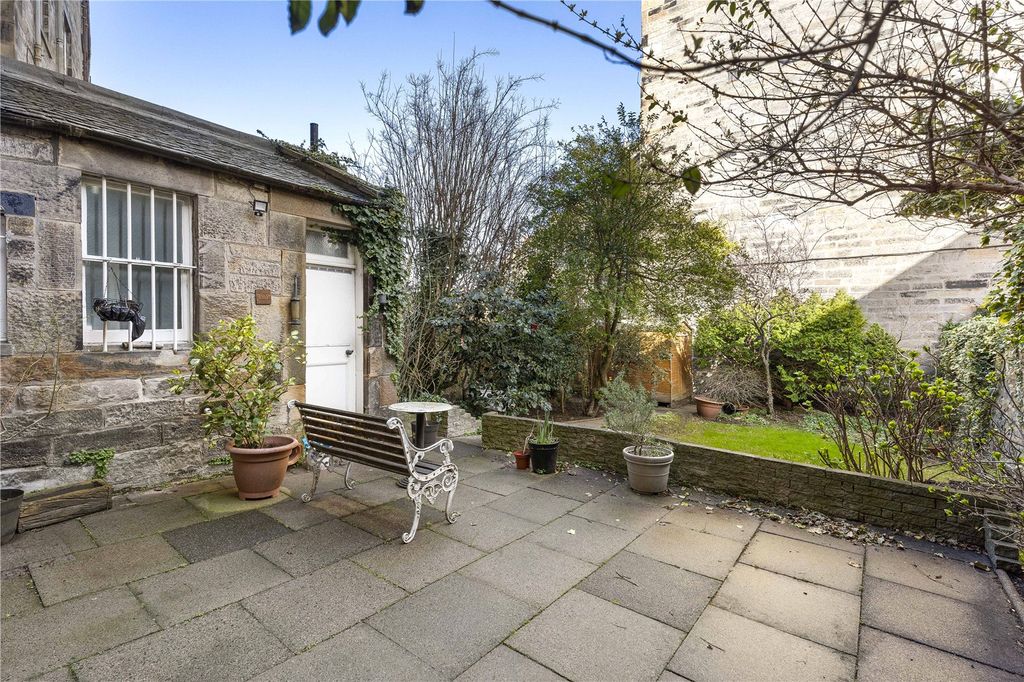 Property photo 2 of 26 Picture No. 29