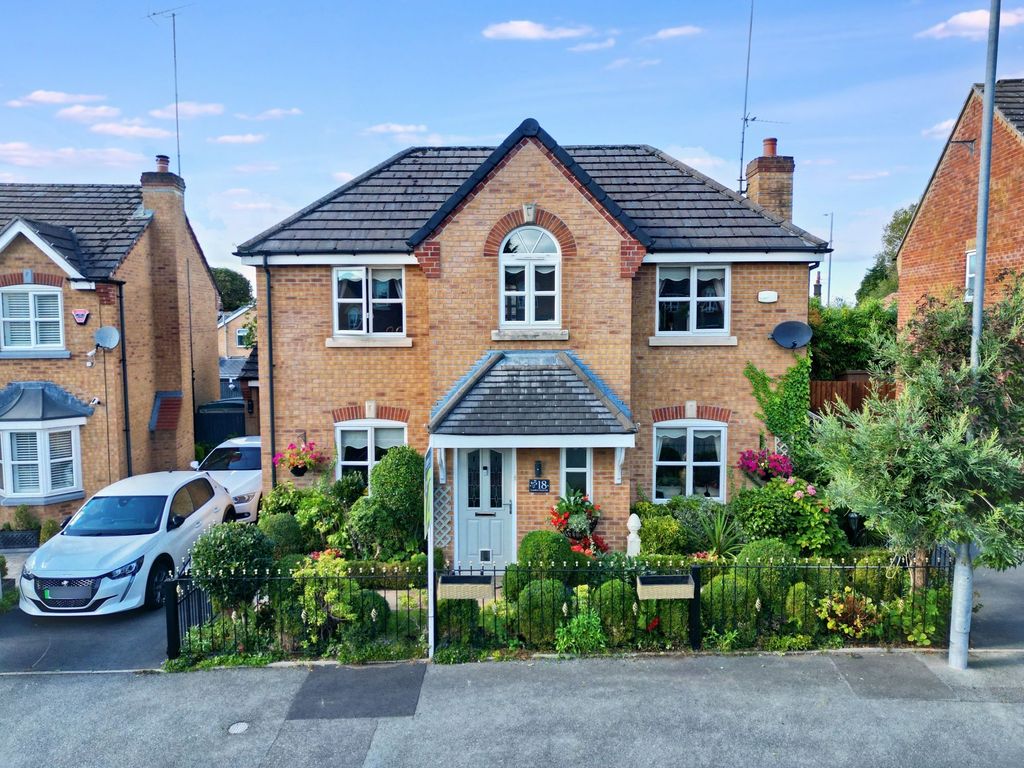Property photo 2 of 39