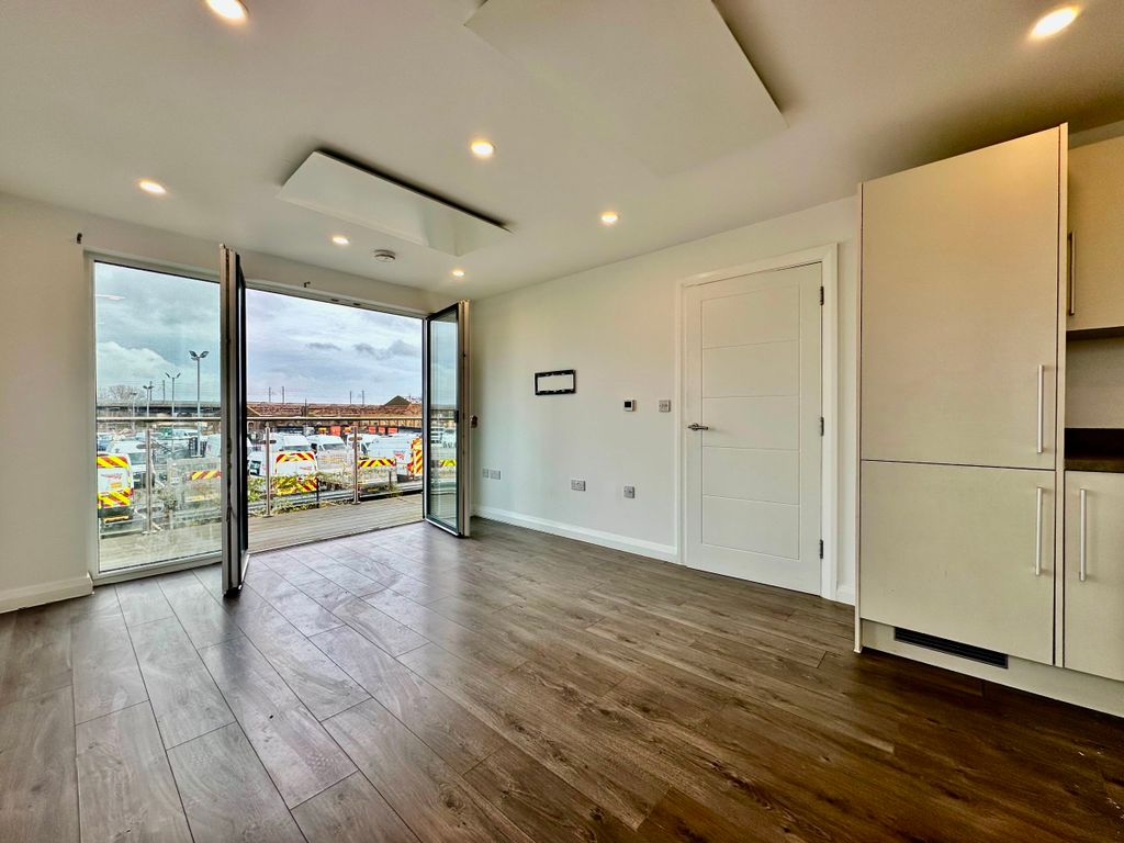 Property photo 3 of 9