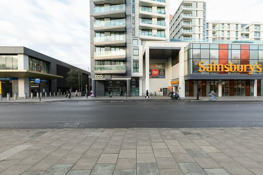 Property photo 1 of 7 Unit E, 2 Hebden Way -21.Jpg