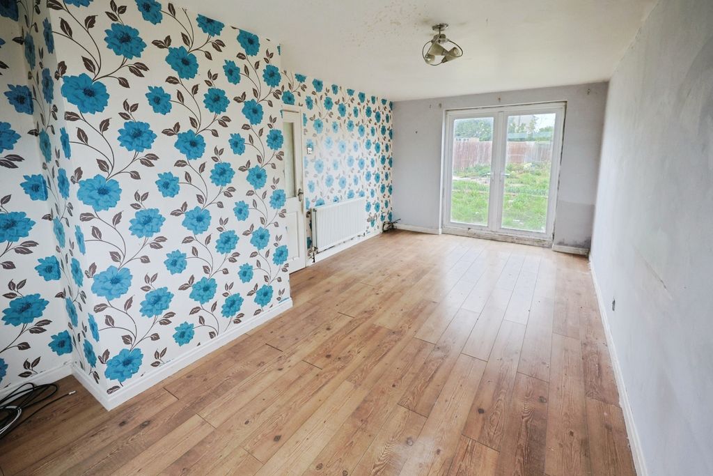 Property photo 2 of 11 Pbox-Img.Jpg